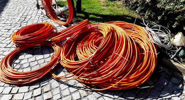 KPN Plans to Roll Out Approximately 500,000 New Fiber Lines Annually from 2021