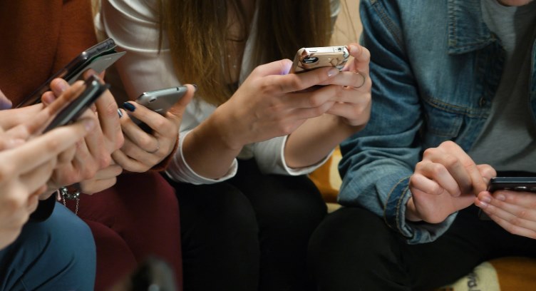 kini mobile Partners with TELUS to Offer Dual-Number 5G Plans for Filipino Community