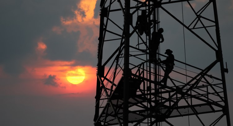 AT&T, T-Mobile & Verizon Plan Joint Venture to Eliminate U.S. Wireless Dead Zones