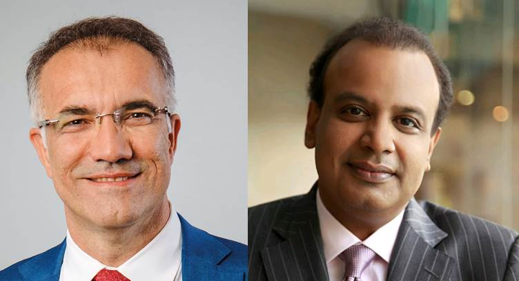 Bobby Srinivasan, CEO of Mobileum (Right), Adil Kaya, CEO of SIGOS (Left)